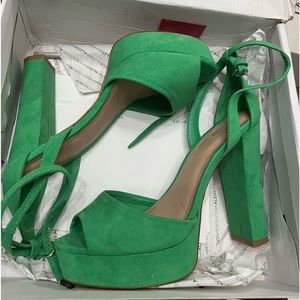 ALDO’S GREEN HEELS